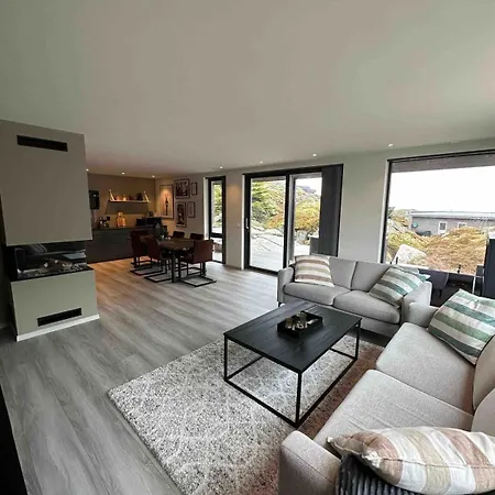Vakantiehuis Modern With Amazing View *
